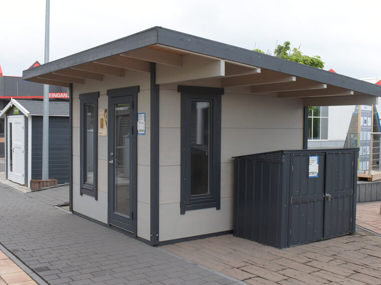 Modernes Gartenhaus in Kubusform