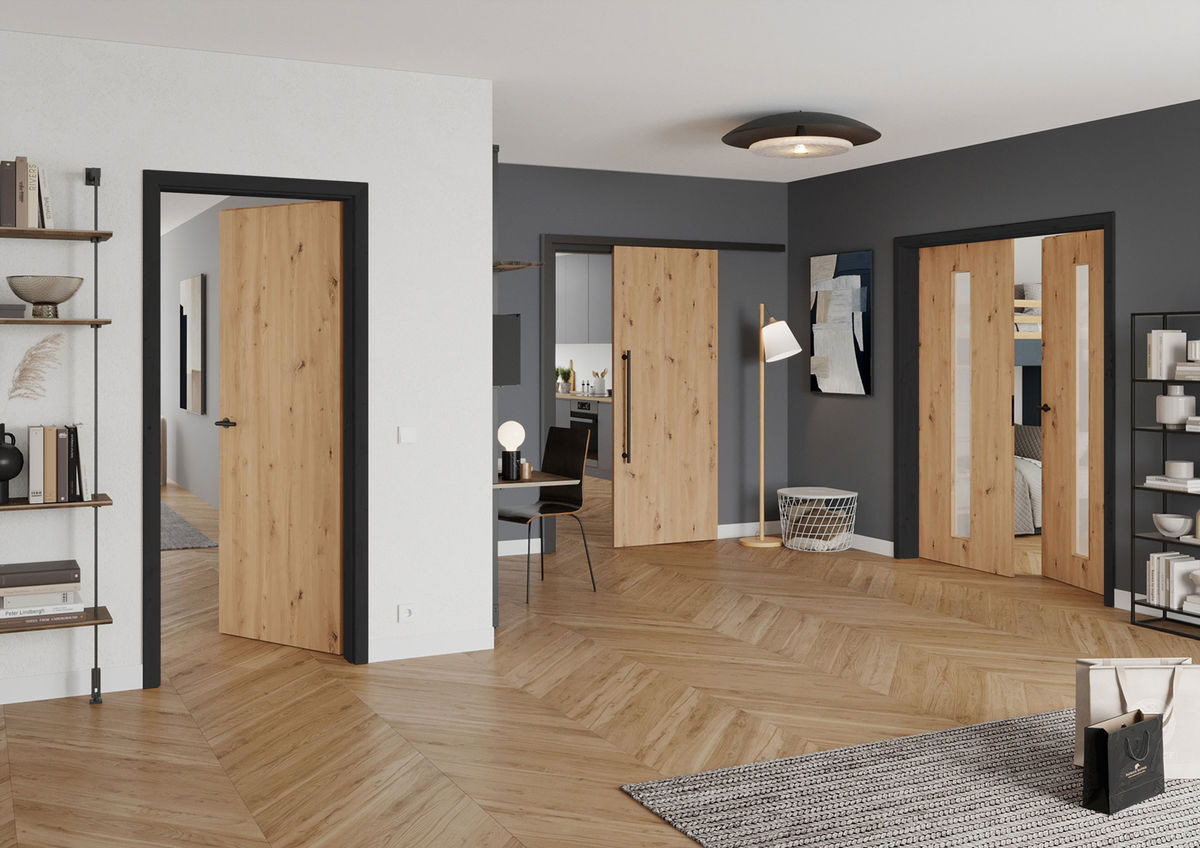 Türen in Holzoptik mit schwarzen Details