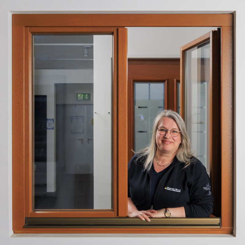 Anita Impemba, A+OE