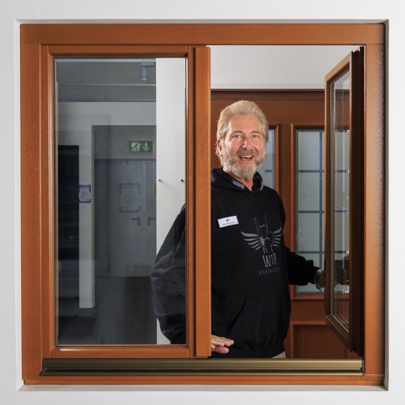 Axel Diesterweg — Elektro + Leuchten, A+OE